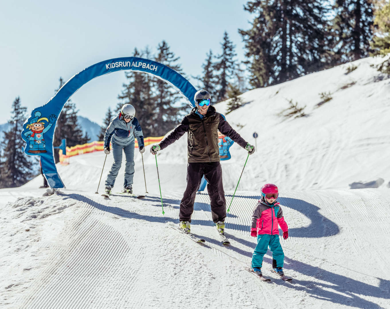 Skifahren mit Kindenr Hotel Tirol