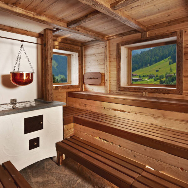 Finnische Altholzsauna in Hotel in Tirol