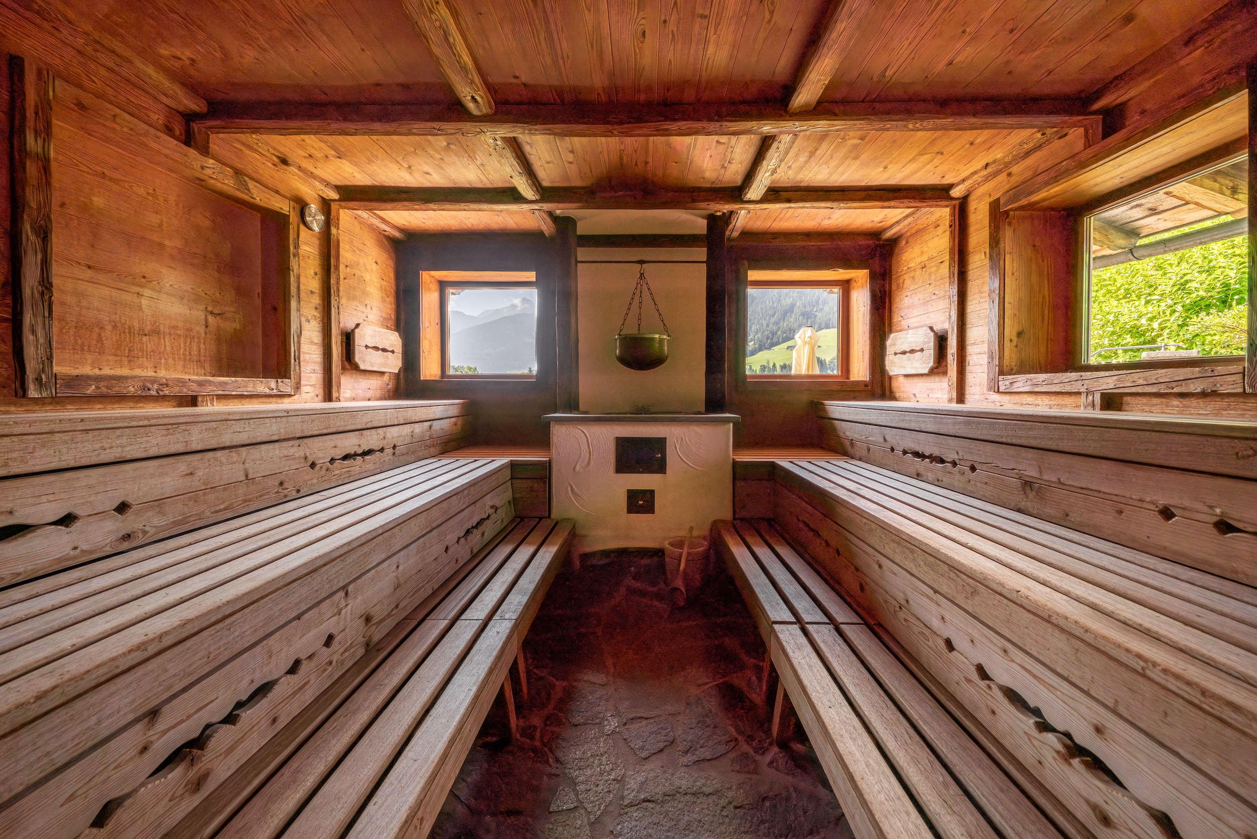 Finnische Altholzsauna im Wellnesshotel Alpbacherhof in Tirol