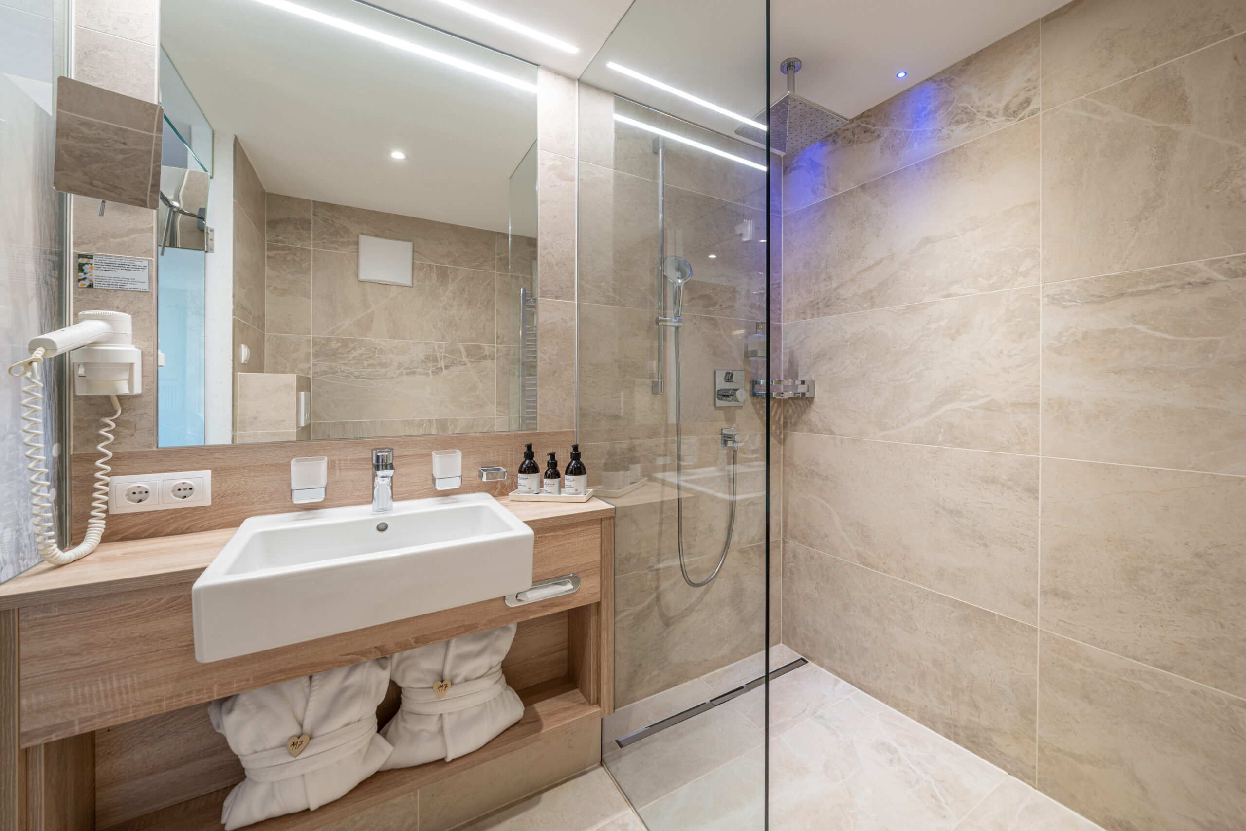 Alpbacherhof_Doppelzimmer Alpin_Badezimmer